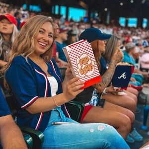 Meet your Posher, Courtney